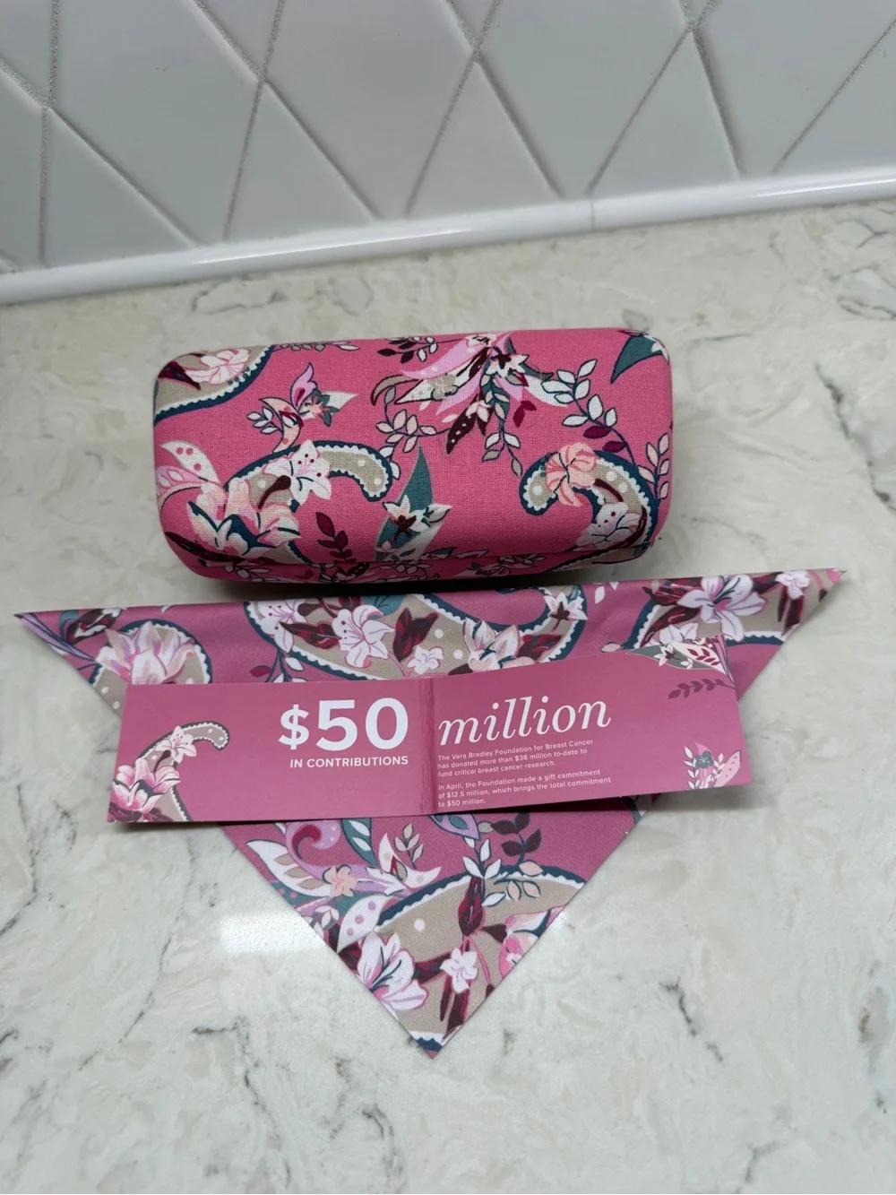 Vera Bradley Breast Cancer Awareness Hard Clam Shell Pink Floral Eyeglass Case